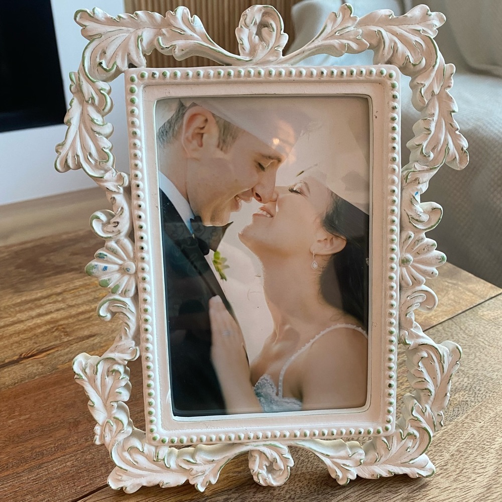 White Floral Shabby Chic Mirror for 4x6 Photo